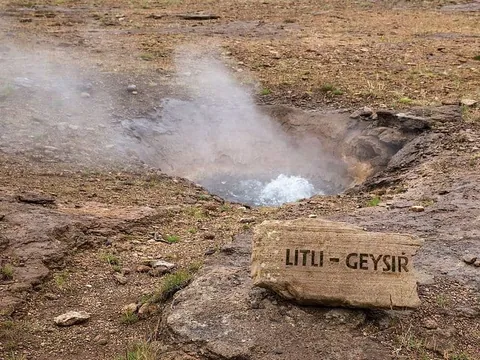 Litli Geysir,Credit Picture : Unukormo