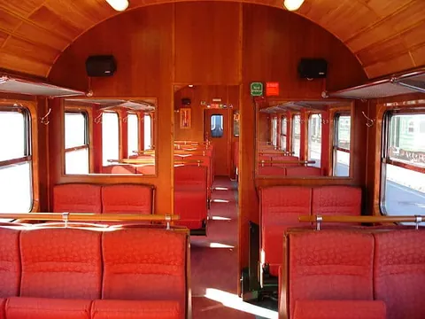 ภายในรถไฟเส้นทาง Flåmsbana, เครดิตรูปภาพ : Ashfay