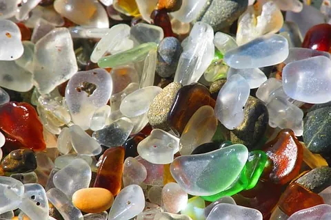 Glass Beach in California เครดิตภาพ : Moximox