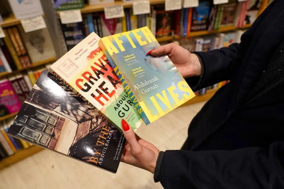 หนังสือที่เกี่ยวข้องกับชะตากรรมของเรื่องราวในแซนซิบาร์