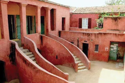 บ้านทาส (Maisons des Esclaves) ในปัจจุบัน