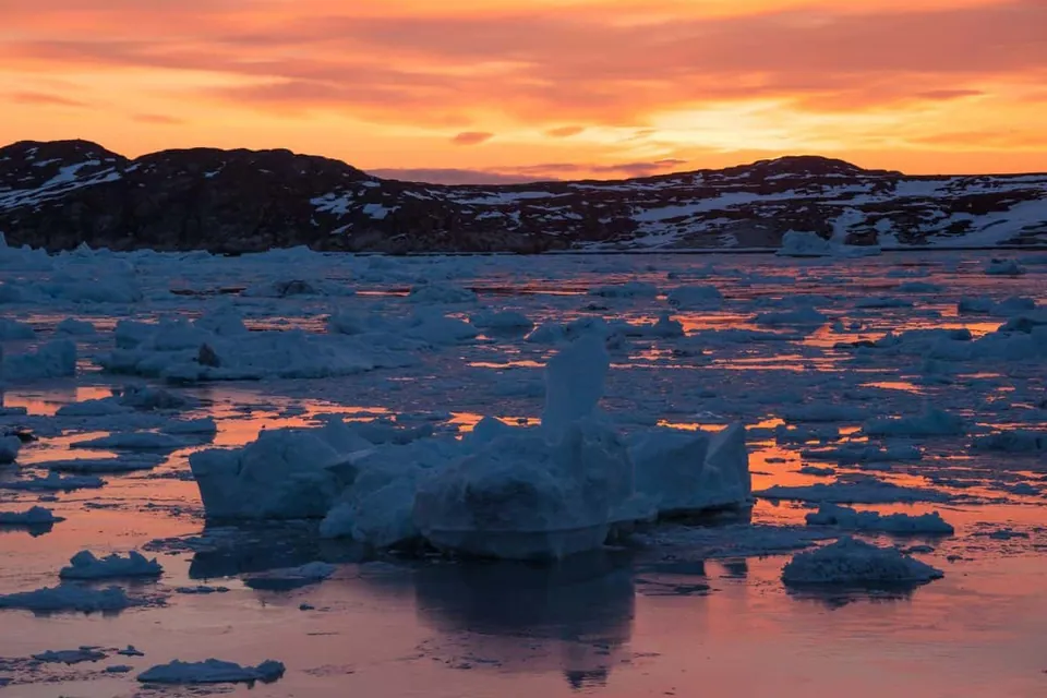 พระอาทิตย์เที่ยงคืนกรีนแลนด์ (Greenland)