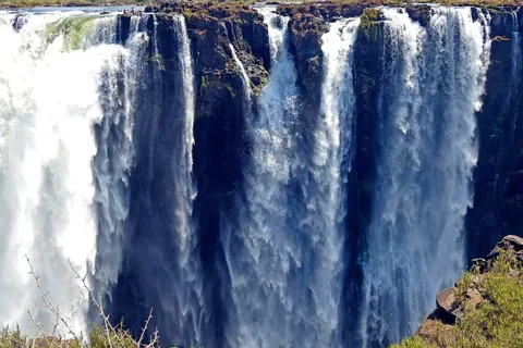 สระปีศาจ (Devil’s Pool)