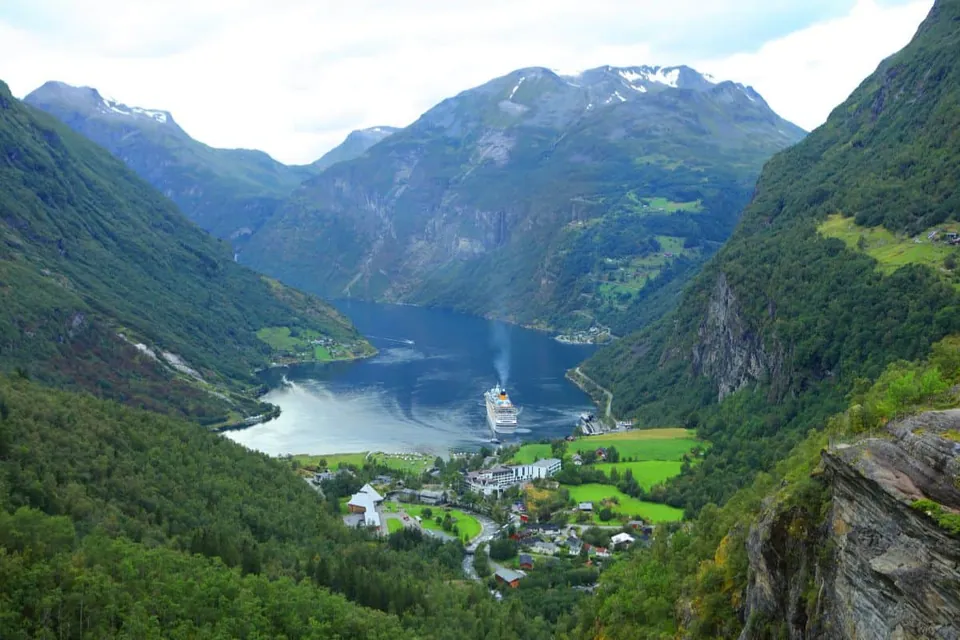 Flydalsjuvet